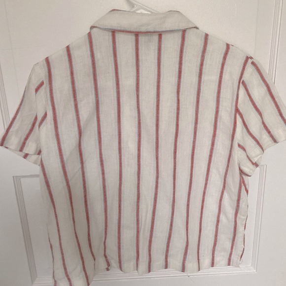 Universal Thread Linen Button-Up Crop - Picture 5 of 5